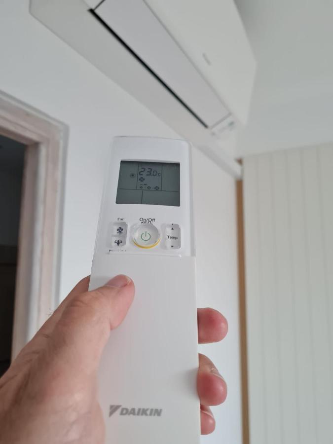Adorable Maison Independante 30M2 Avec Piscine En Saison Кабри Екстериор снимка